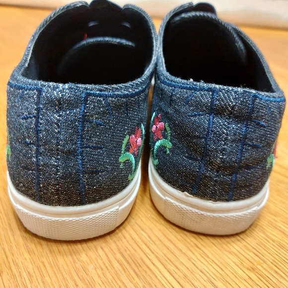 Wanted Slip-on Embroidered Multicolor Sneakers Size 9 - Picture 6 of 9